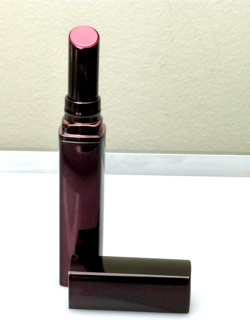 Laura Mercier Rouge Nouveau Weightless Lip Colour - Shy Sheer - Picture 6 of 12